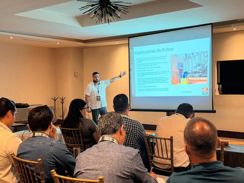 Representante de GlobeCore participó en el Seminario Internacional sobre Mantenimiento de Transformadores